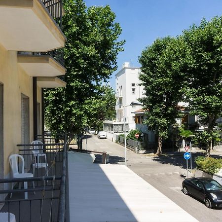 Hotel Londra Rimini Luaran gambar