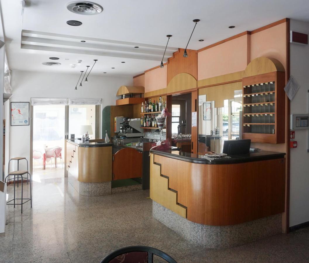 Hotel Londra Rimini Luaran gambar